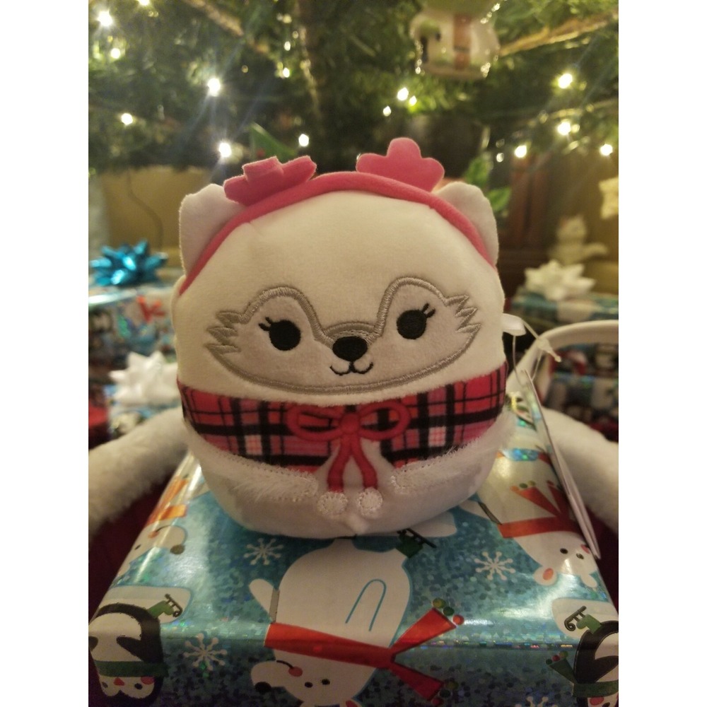 NWT  Squishmallow 4.5" Gracelynn White Arctic Fox W Pink Shawl Christmas Winter